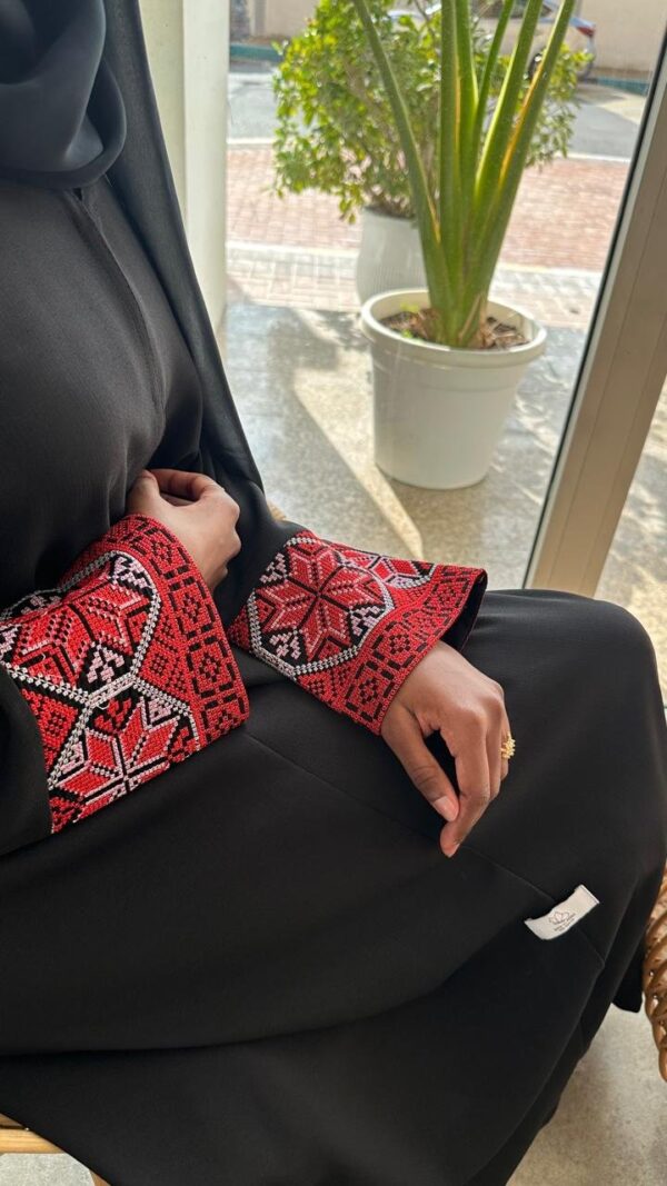 SR020: عباية رمان